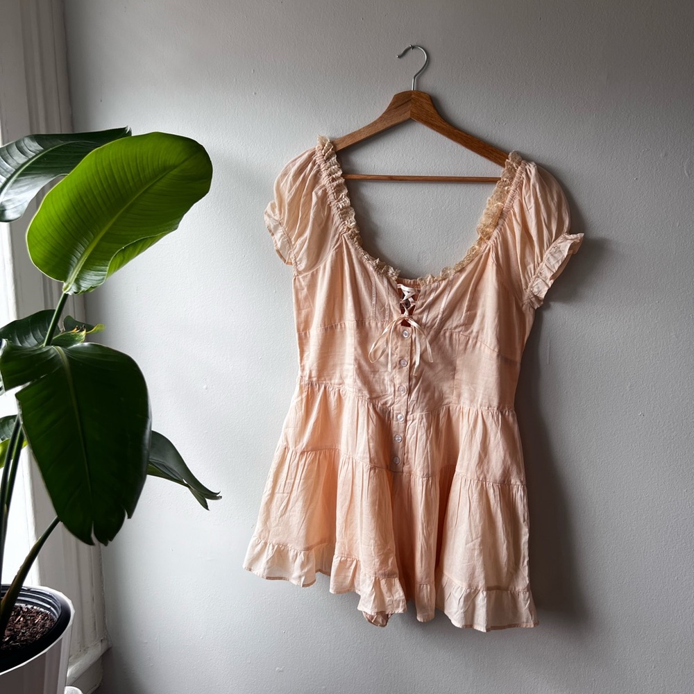 BDG UO BABYDOLL RUFFLE ROMPER🪩